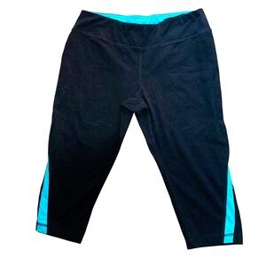Tek Gear Black & Blue Fitted Capri Length Athletic Wear Pants